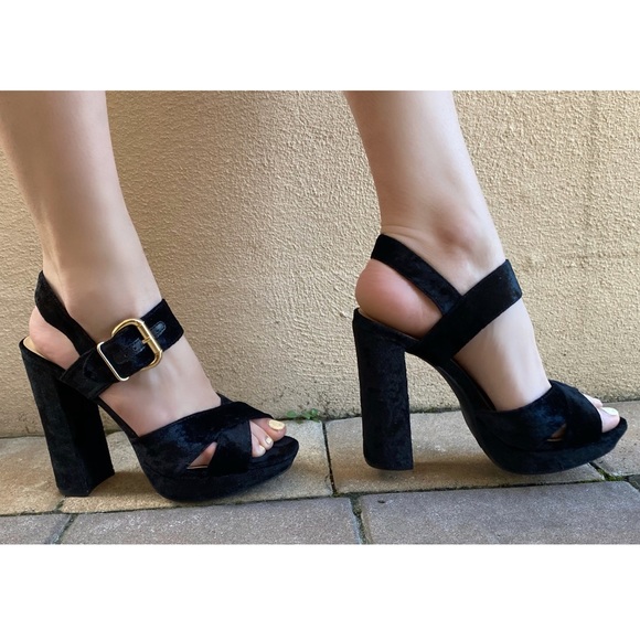 The Favorite Chunky Heel Sandals - Picture 4 of 5